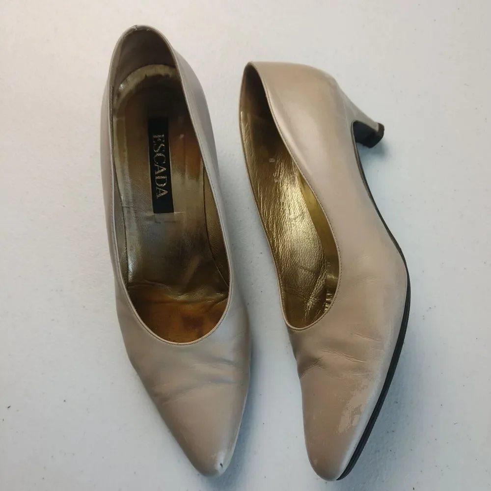 Escada Vintage Shoes Leather Pumps Woman Cream and Gold Size 7-B‎ Italian